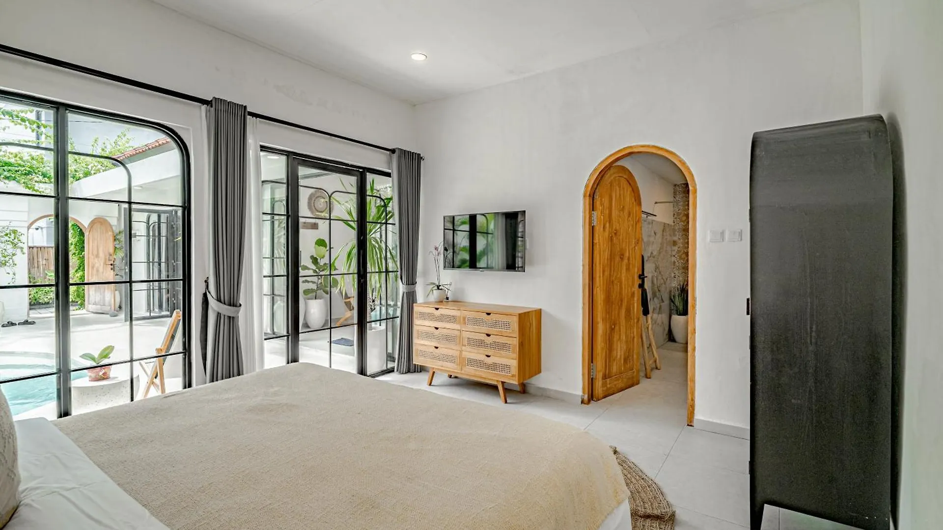 Villa Lemone 3 By Bali Villa Solutions Seminyak
